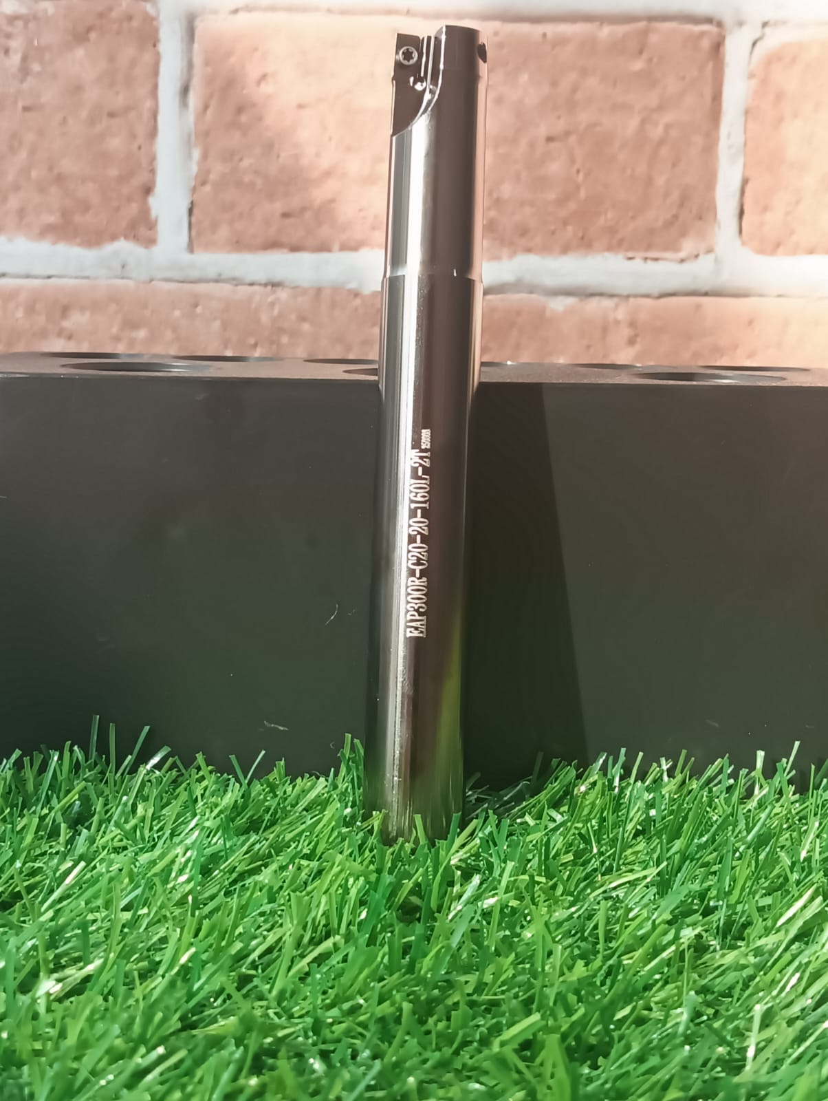EAP300R-C20-D20-160L-2T = (APMT1135)