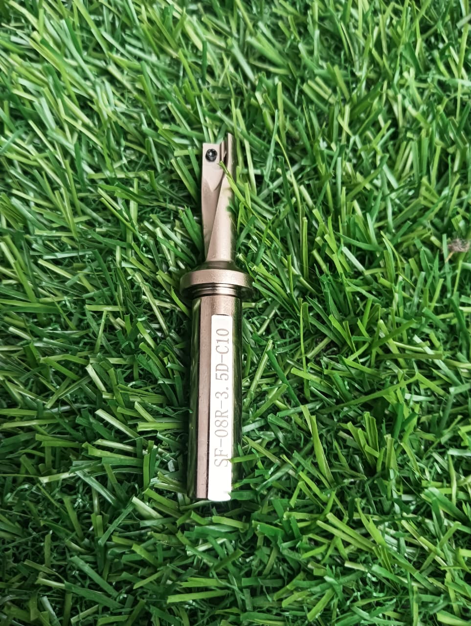 SF-08R-3.5D-C10 = (XCMT040104)