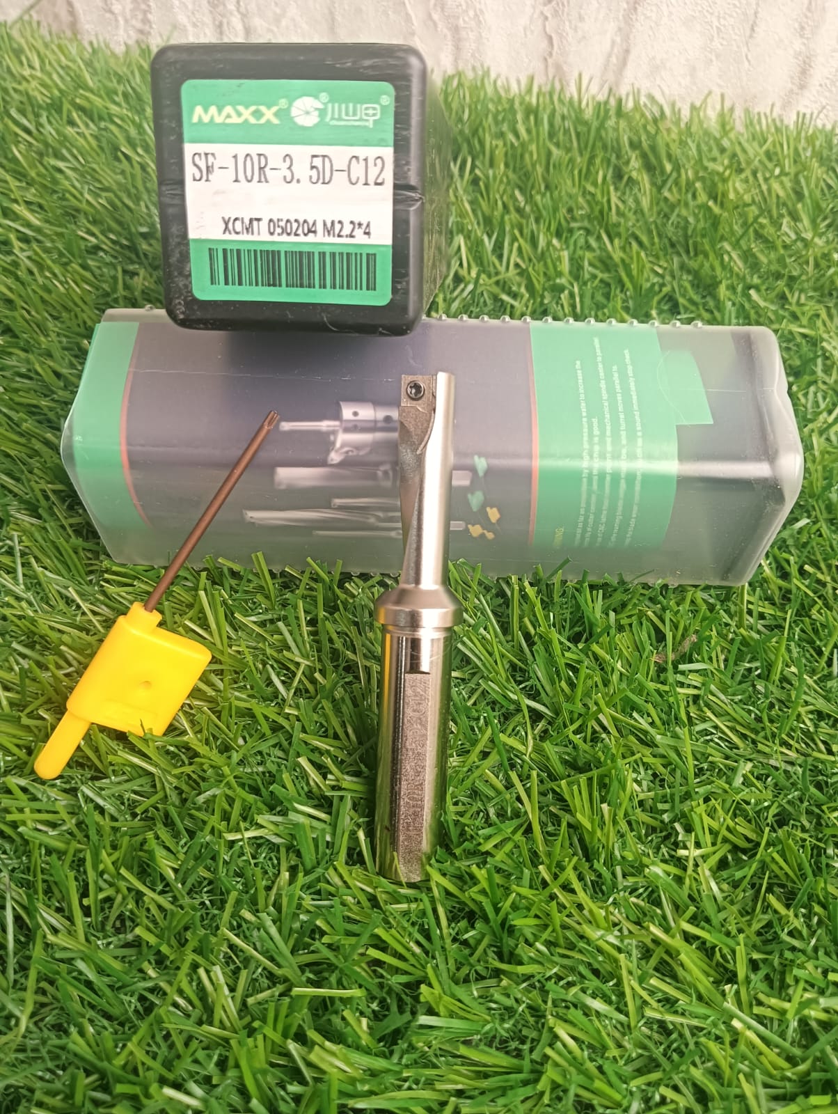 SF-10R-3.5D-C12 = (XCMT050204)