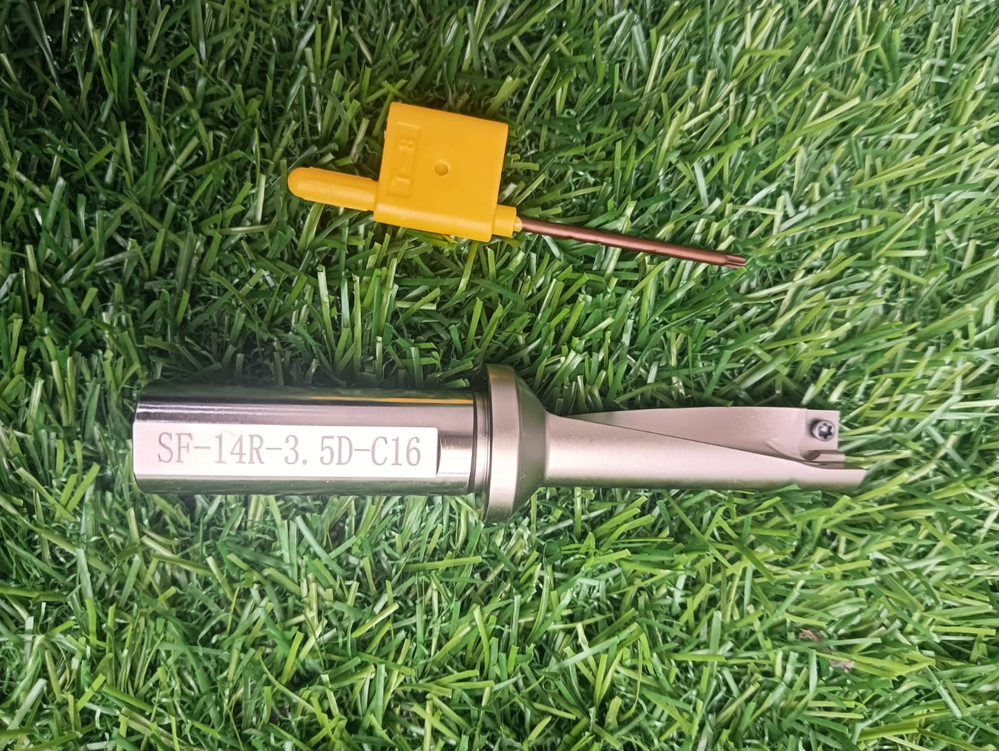 SF-14R-3.5D-C16 = (XCMT070304)