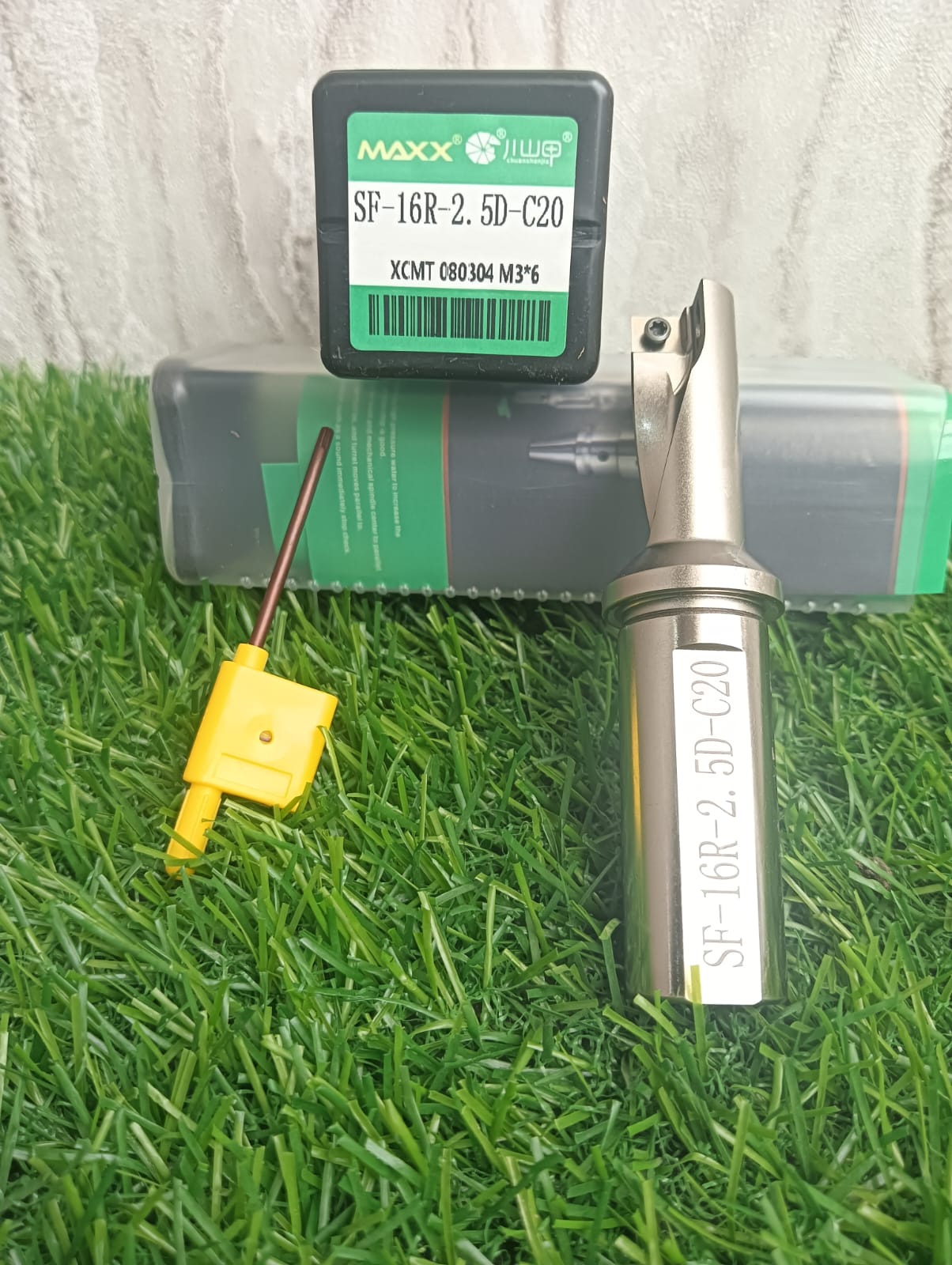 SF-16R-2.5D-C20 = (XCMT080304)