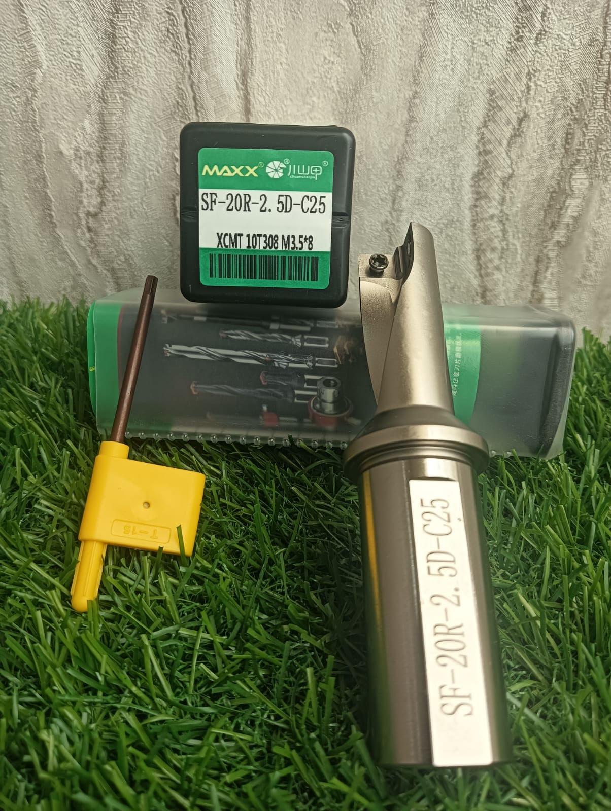 SF-20R-2.5D-C20 = (XCMT10T308)